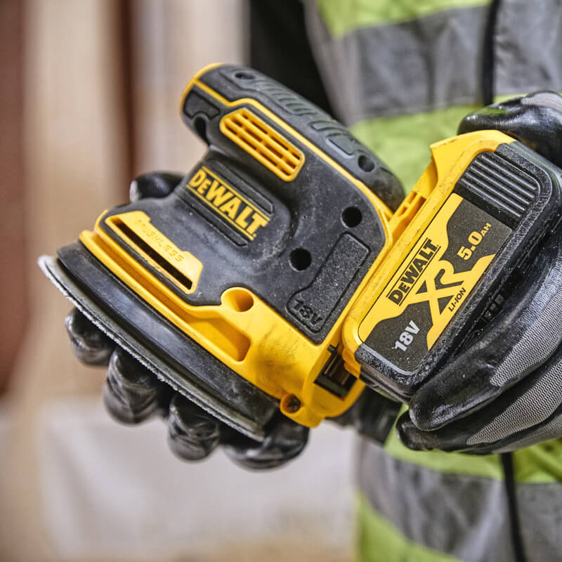 ���������� �������������� �������������� ����������� DeWALT DCW210P2 