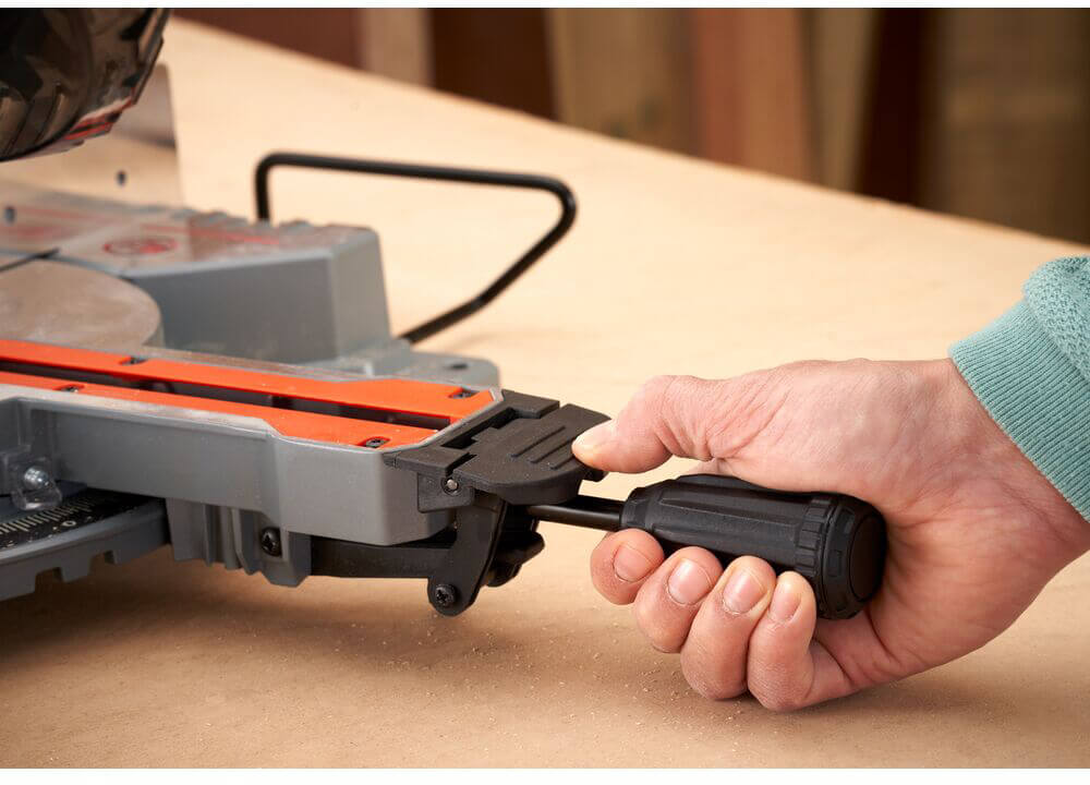 ���� ����������� ������� BLACK+DECKER BES701 