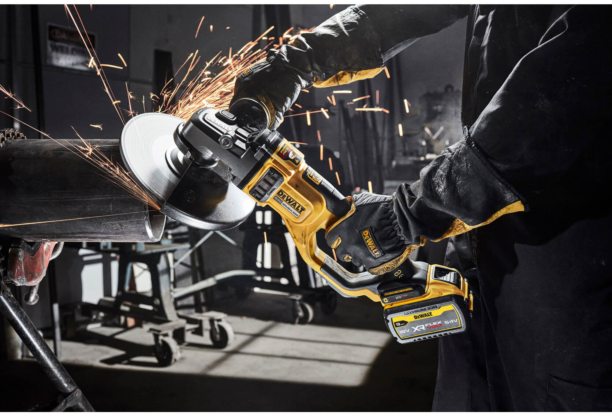 ���������� ������� - �������� �������������� ����������� DeWALT DCG460X2 