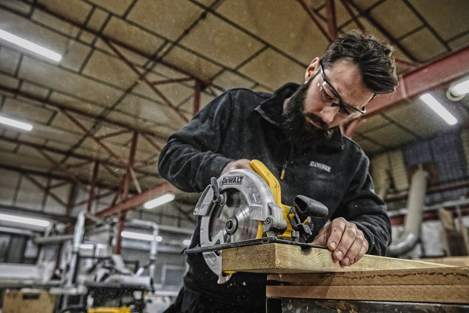 ���� �������� ������� DeWALT DWE560 