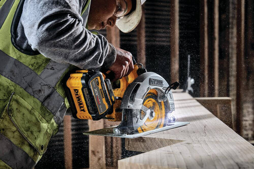 ���� �������� �������������� ����������� DeWALT DCS573NT 