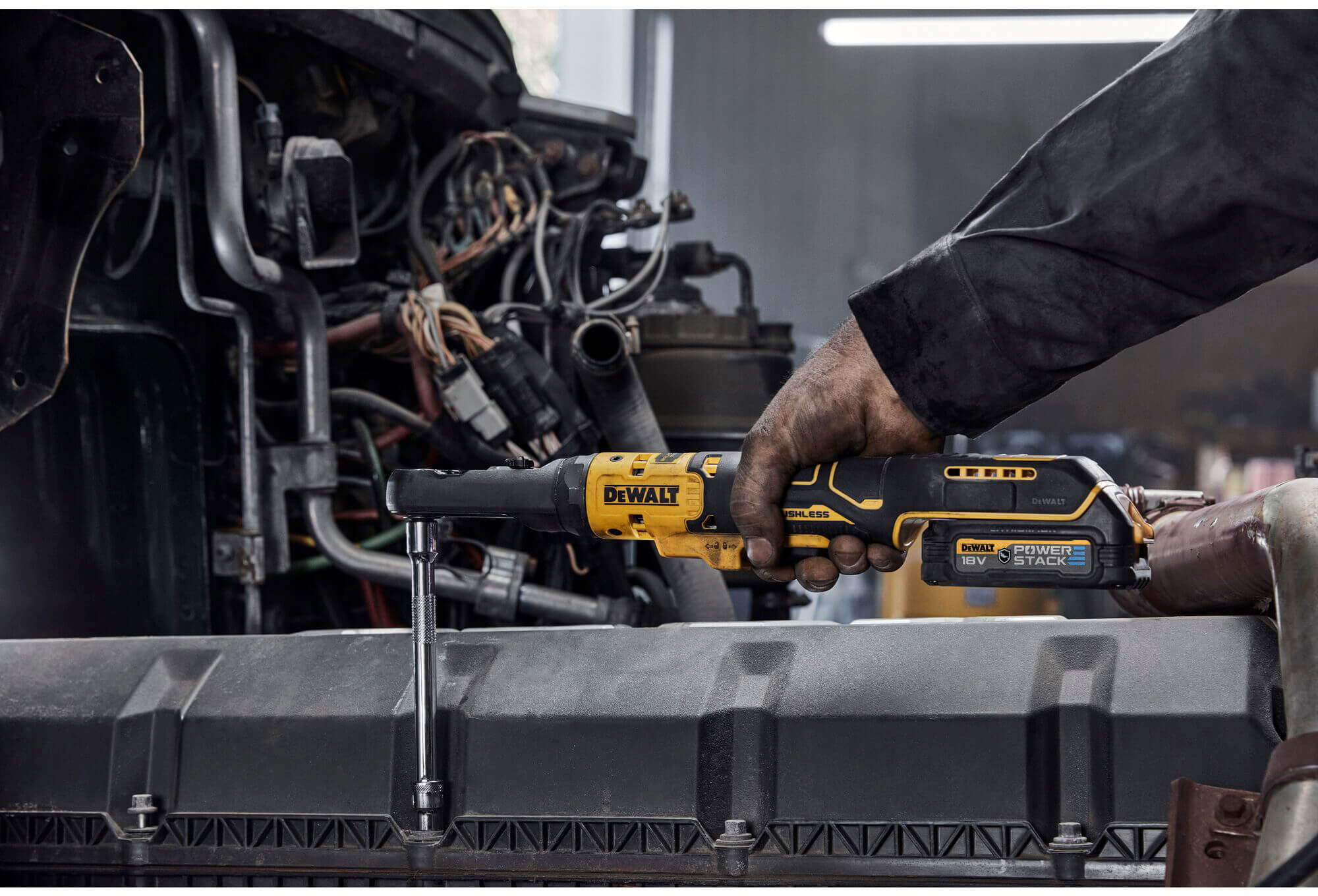 ��������� ������� - �������� �������������� ����������� DeWALT DCF510E2G 