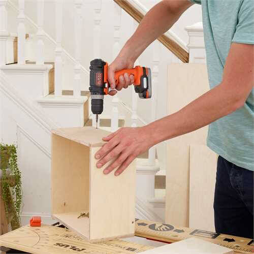 �����-���������� �������������� BLACK+DECKER BDCDD12USB 