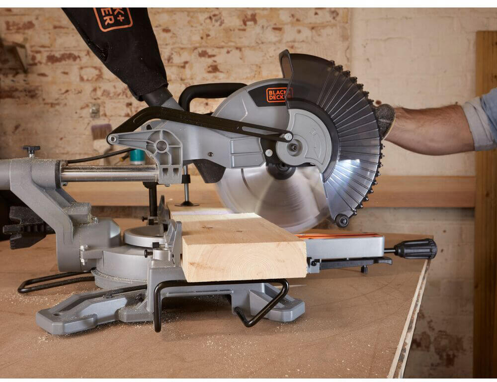 ���� ����������� ������� BLACK+DECKER BES710 