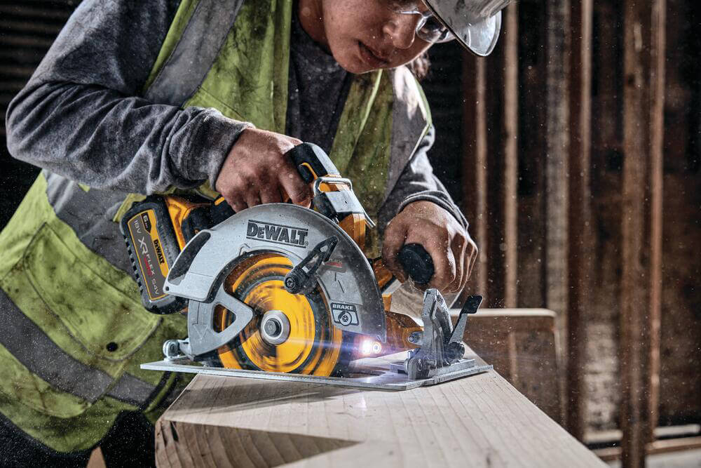 ���� �������� �������������� ����������� DeWALT DCS573NT 