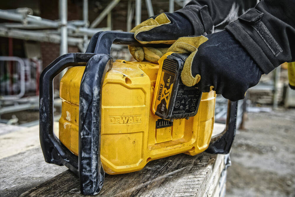 �������� ����������-������������� DeWALT DCR029 