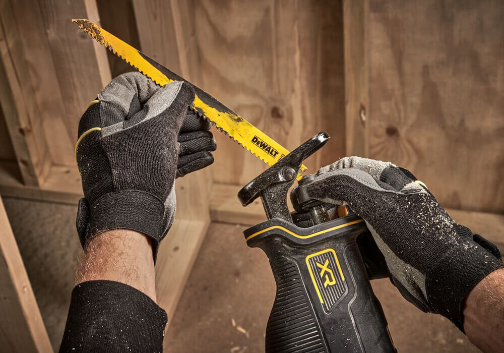 ���� ��������� �������������� DeWALT DCS382NT 