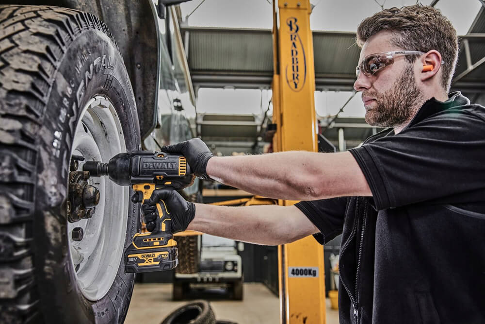 ��������� ������� �������������� ����������� DeWALT DCF900P2G 