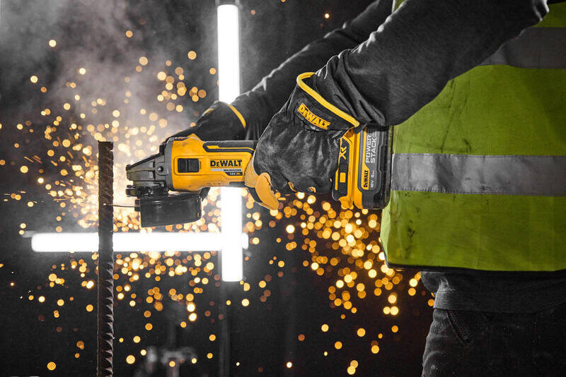 ���������� ������� - �������� �������������� ����������� DeWALT DCG405H2T 