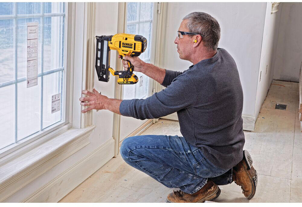 �������� �������������� �������������� ����������� DeWALT DCN662D2 