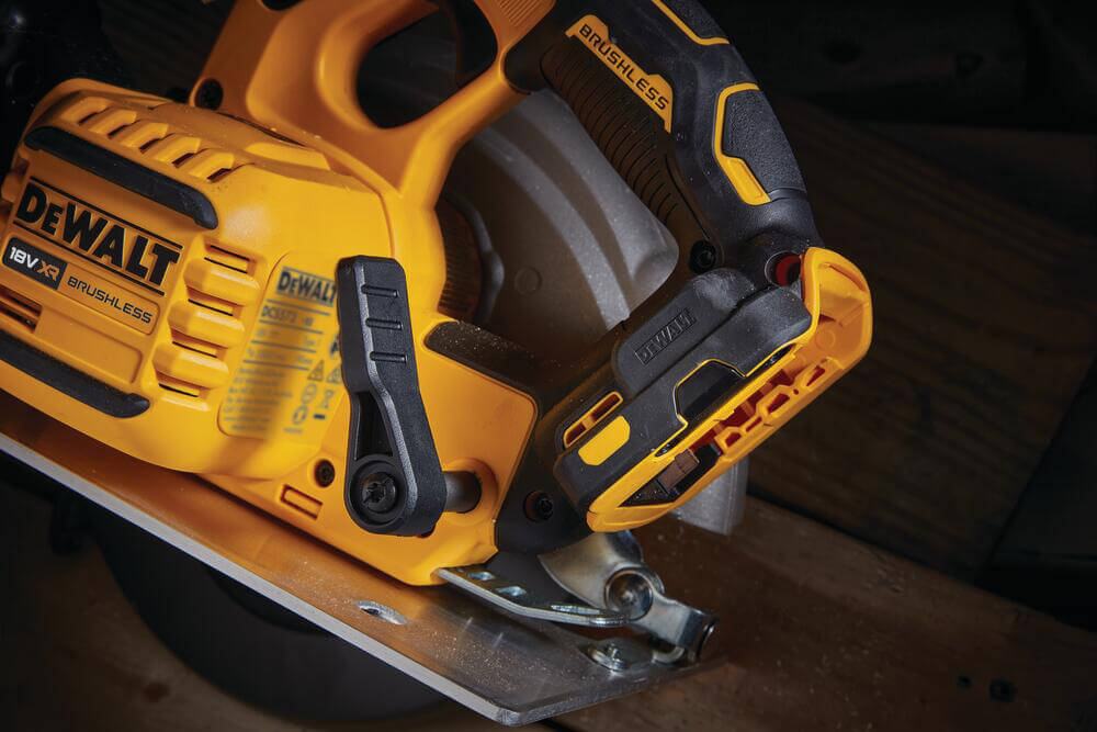 ���� �������� �������������� ����������� DeWALT DCS573T1 