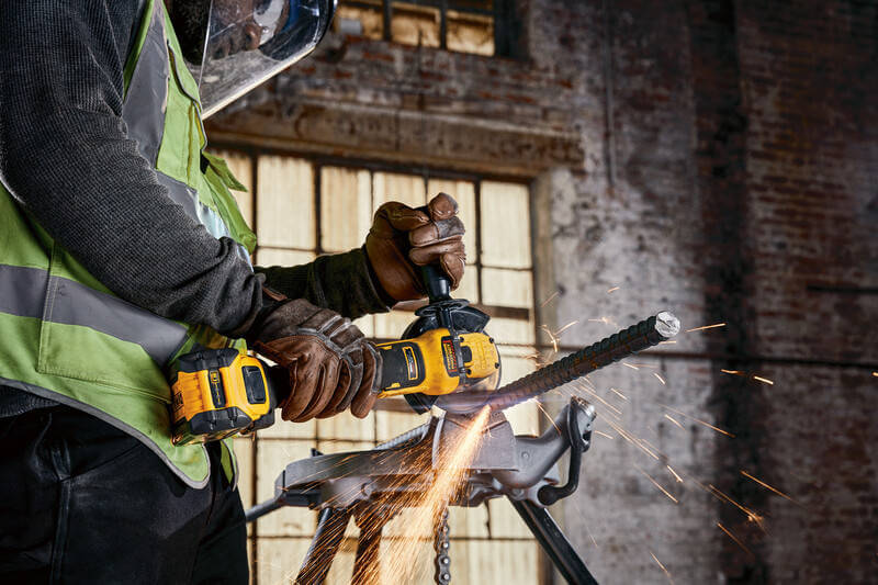 ���������� ������� - �������� �������������� ����������� DeWALT DCG416VSN 