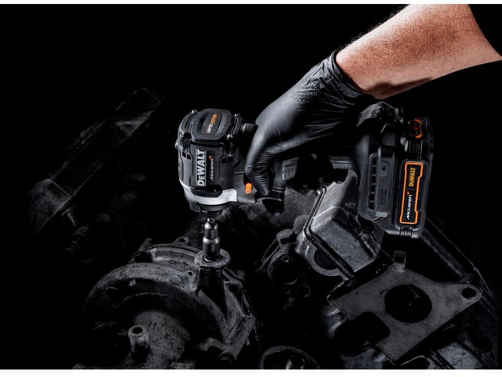 ��������� ������� McLaren F1 TEAM LIMITED EDITION DeWALT DCF85ME2GT 