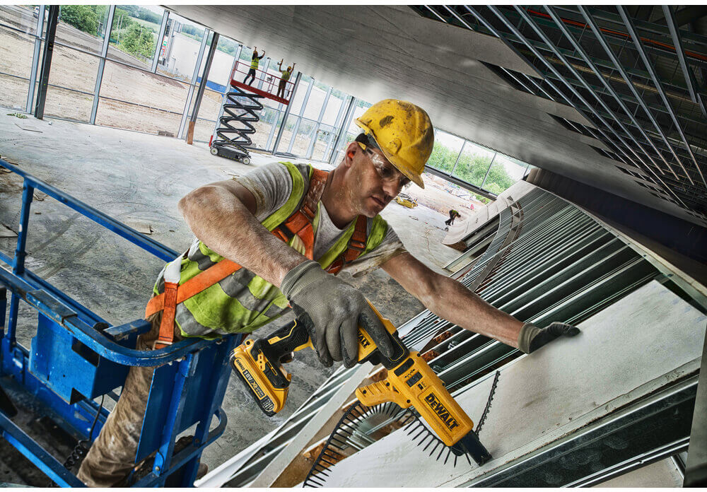 ���������� �������������� ����������� DeWALT DCF620D2K 