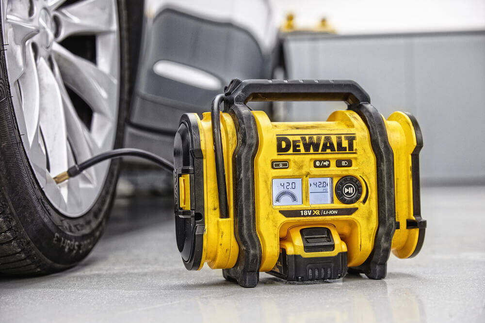 ���������� ��������� �������������� DeWALT DCC018N 