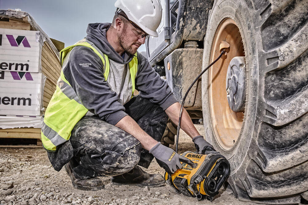 ���������� ��������� �������������� DeWALT DCC018N 