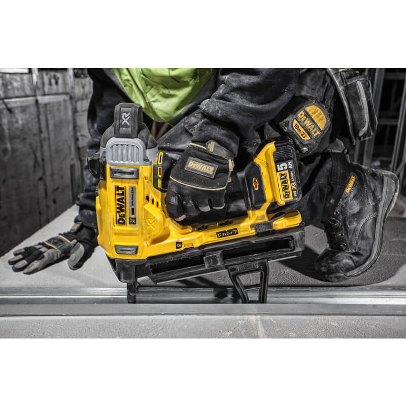 �������� �������������� �� ������ �������������� ����������� DeWALT DCN890N 