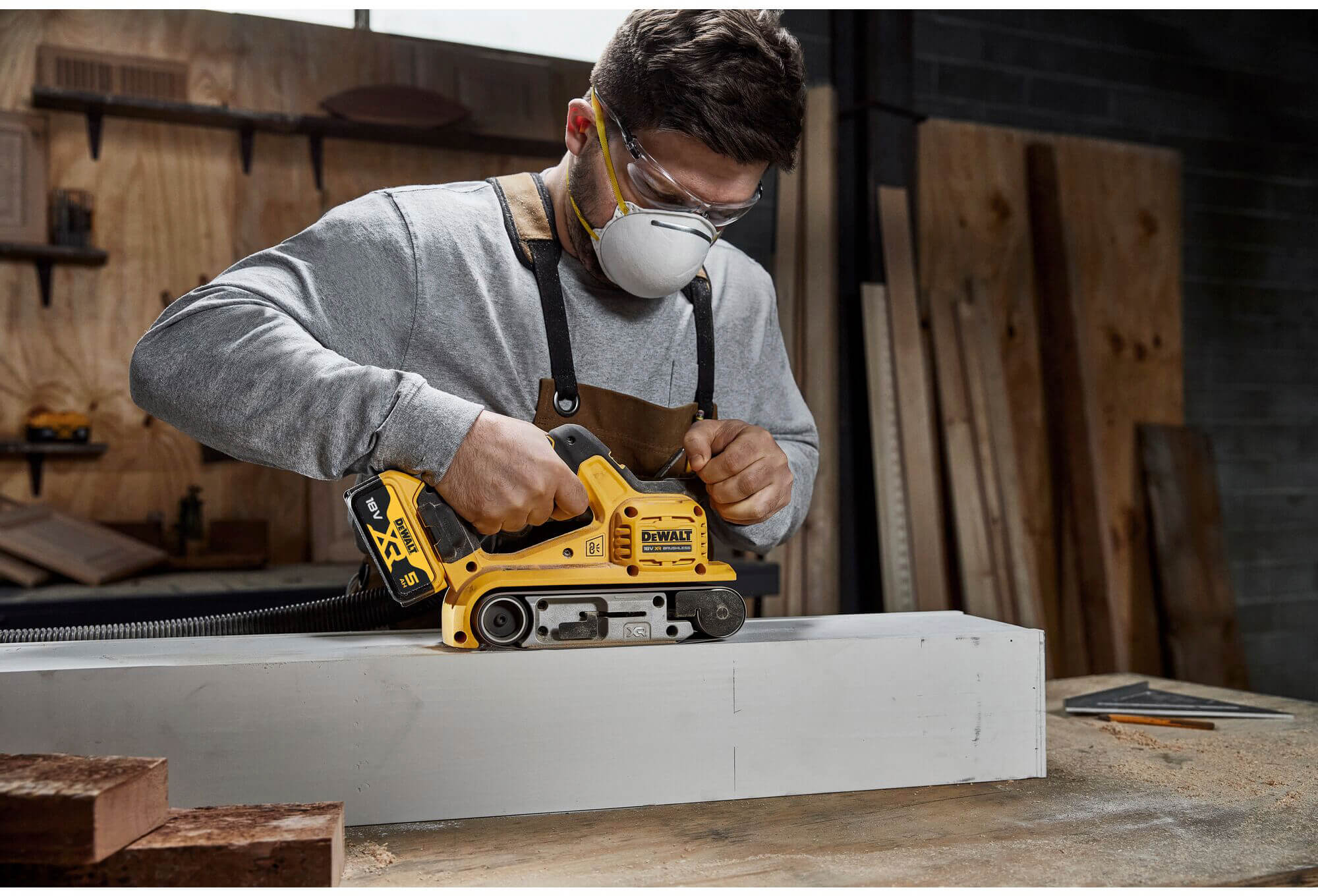 ���������� ��������� �������������� ����������� DeWALT DCW220P2 