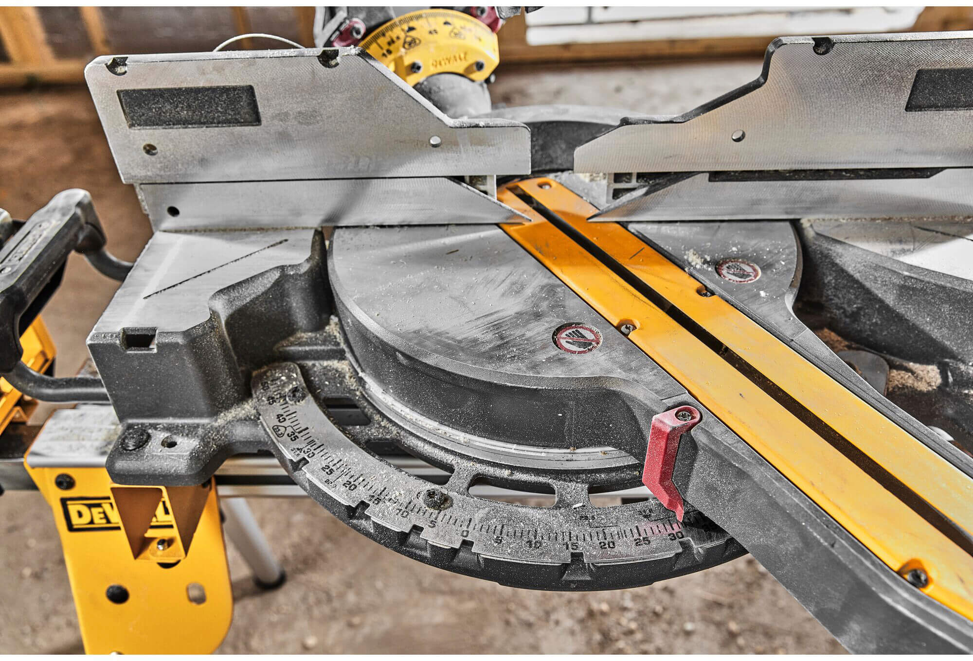 ���� ����������� �������������� ���������� DeWALT DCS781N 