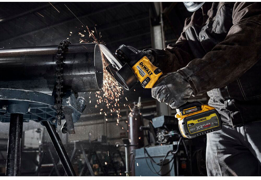 ���������� ������� - �������� �������������� ����������� DeWALT DCG440N 