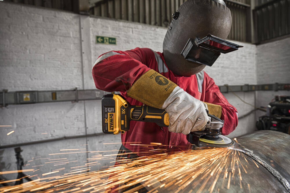 ���������� ������� - �������� �������������� ����������� DeWALT DCG405P3 