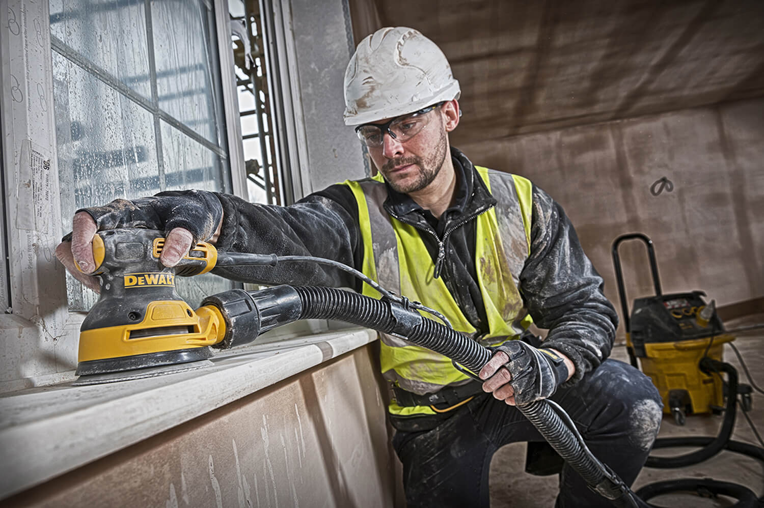 ���������� �������������� ������� DeWALT DWE6423 