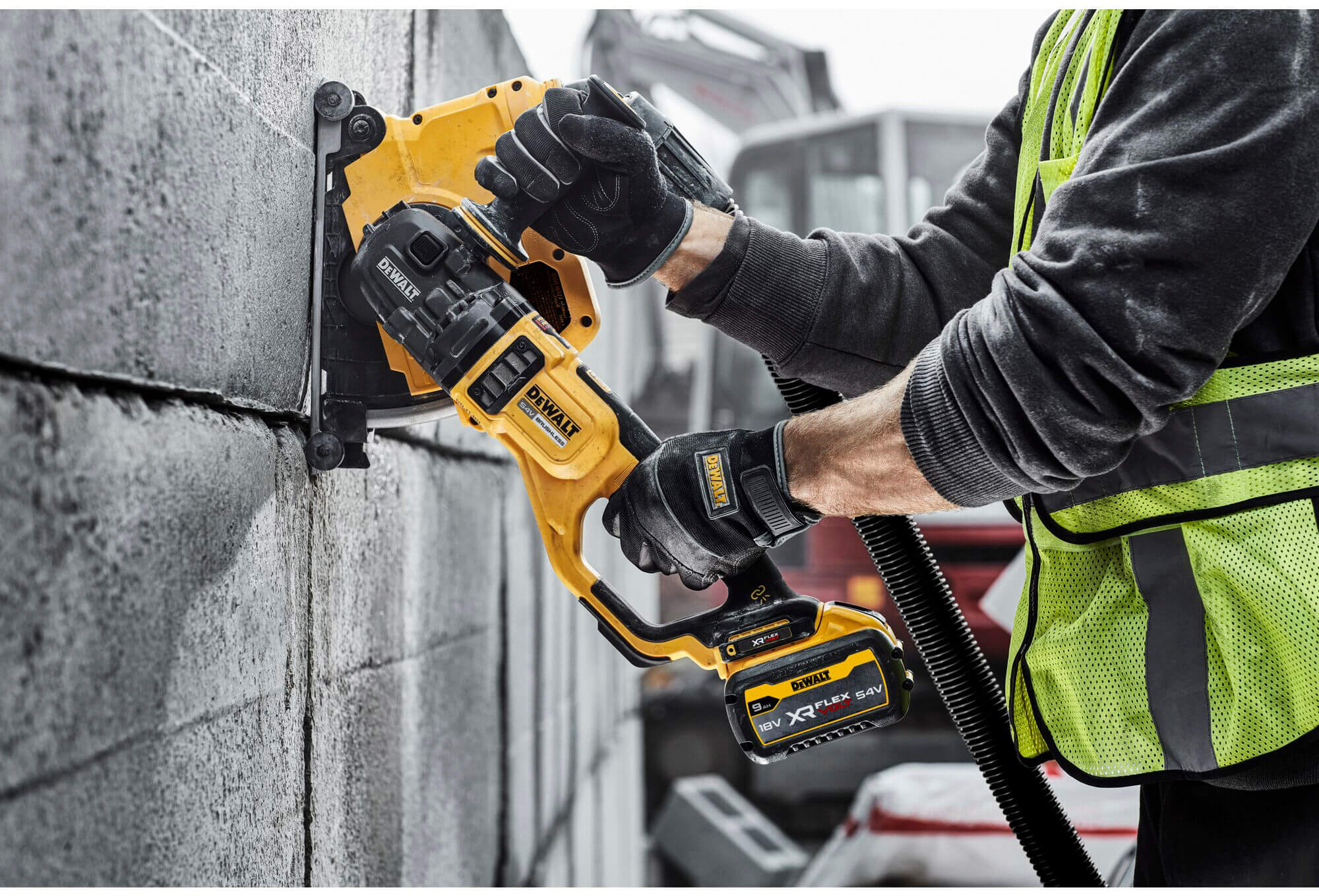 ���������� ������� - �������� �������������� ����������� DeWALT DCG460X2 