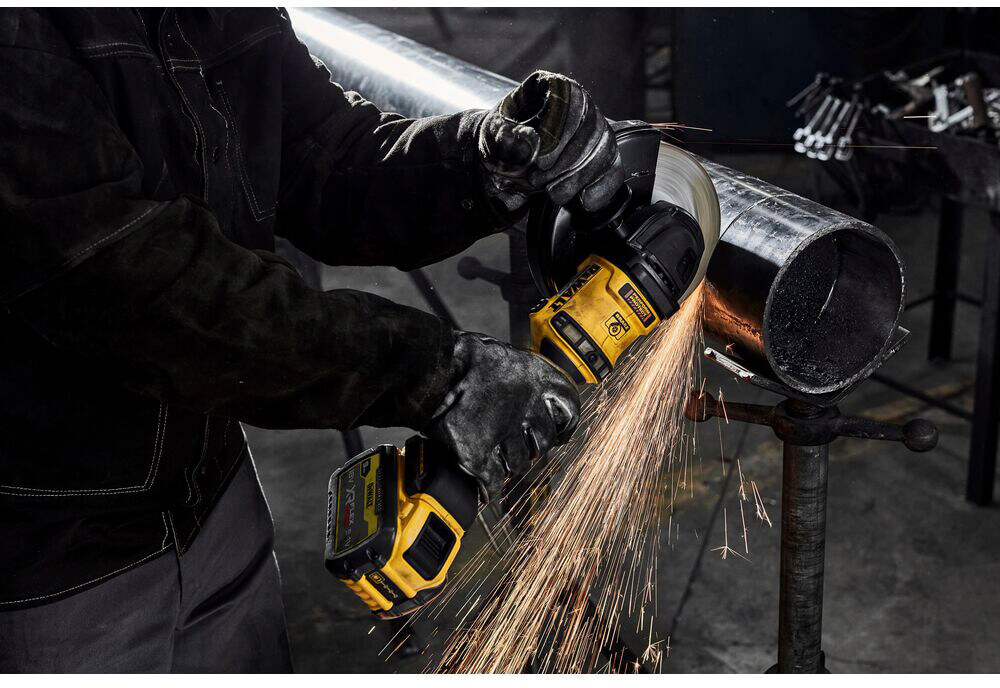 ���������� ������� - �������� �������������� ����������� DeWALT DCG440N 