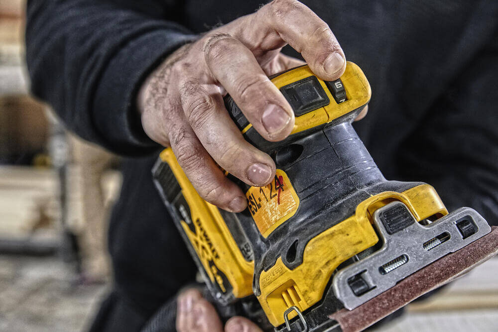 ���������� ������������ �������������� DeWALT DCW200P2 