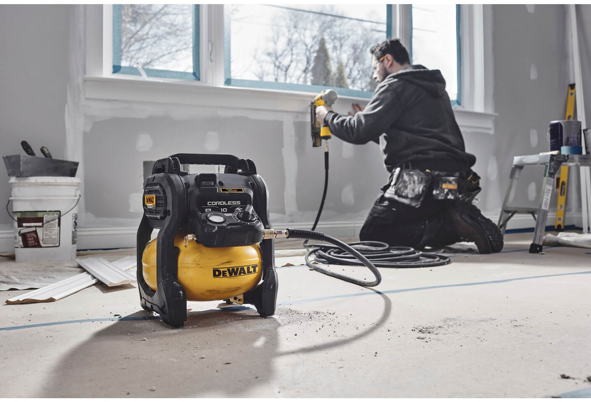 ���������� ��������� �������������� DeWALT DCC1018N 