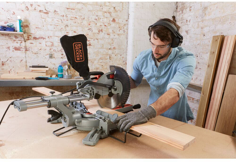 ���� ����������� ������� BLACK+DECKER BES710 