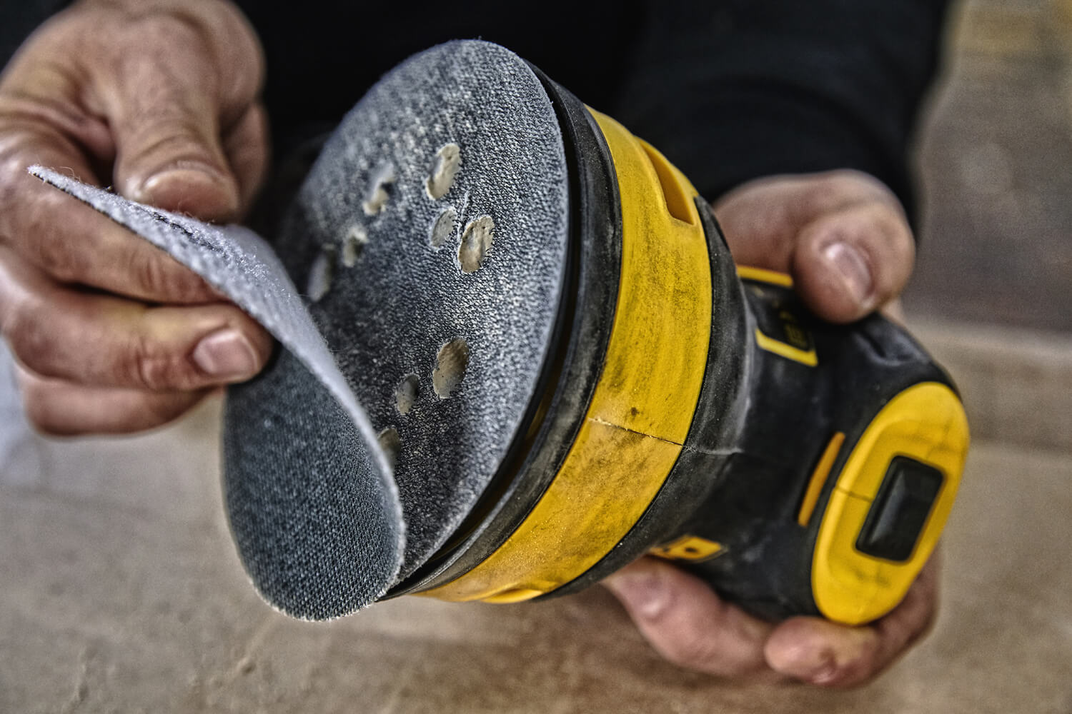 ���������� �������������� ������� DeWALT DWE6423 