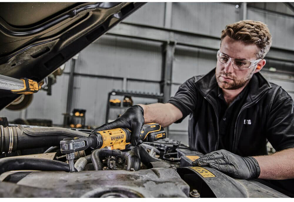 ��������� ������� - �������� �������������� ����������� DeWALT DCF504N 