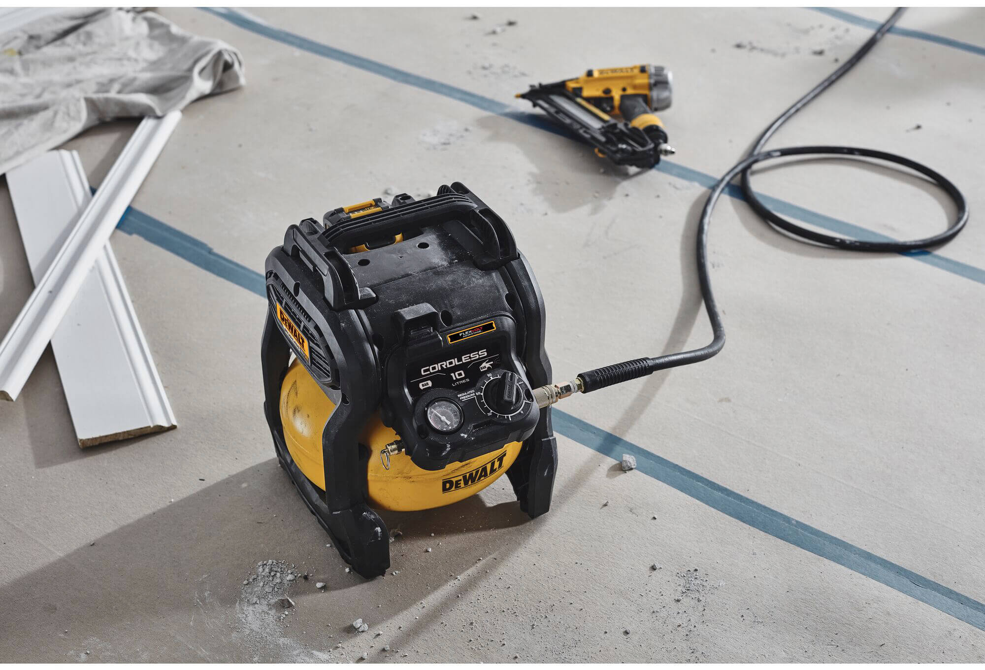 ���������� ��������� �������������� DeWALT DCC1018N 