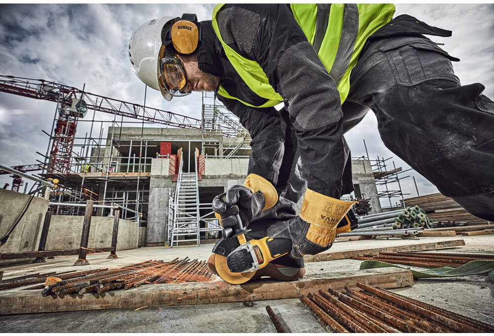 ���������� ������� - �������� �������������� ����������� DeWALT DCG406N 