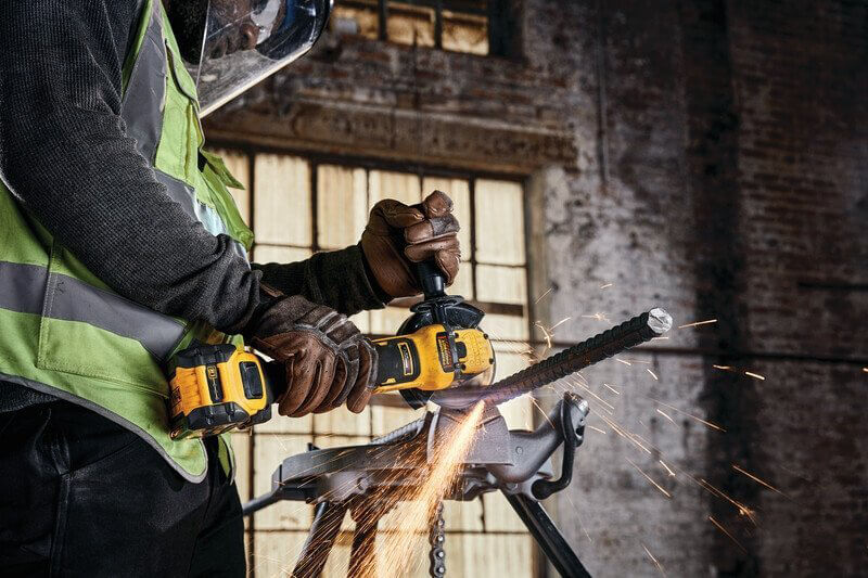 ���������� ������� - �������� �������������� ����������� DeWALT DCG409VSN 