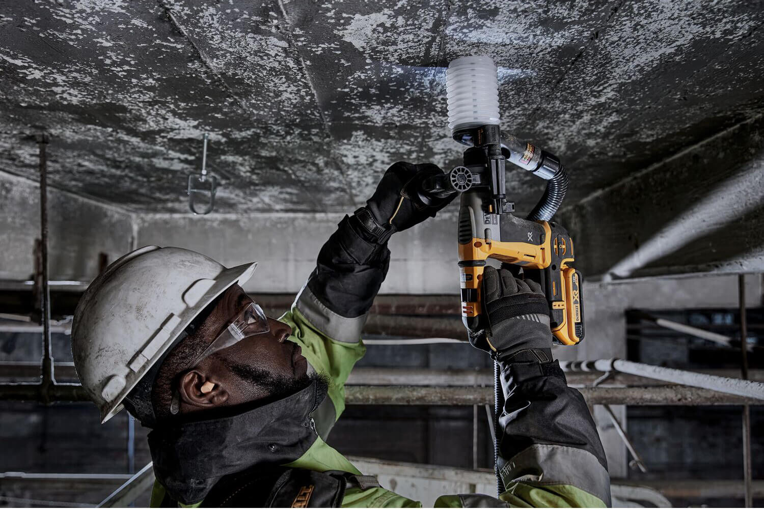 ���������� �������������� ����������� SDS PLUS DeWALT DCH172NT 