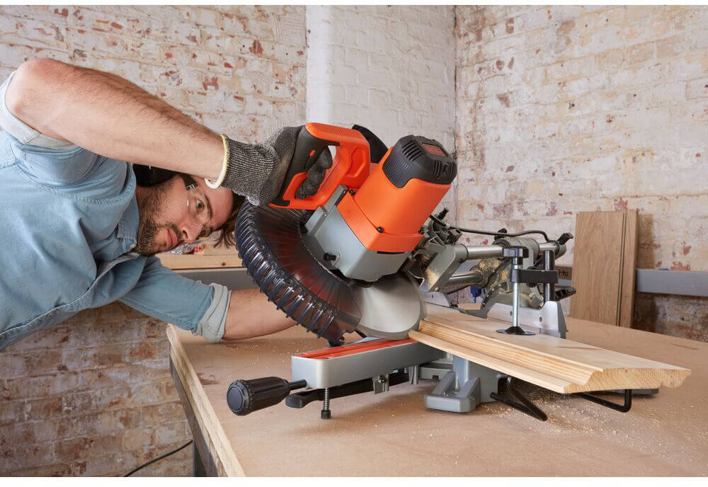 ���� ����������� ������� BLACK+DECKER BES710 