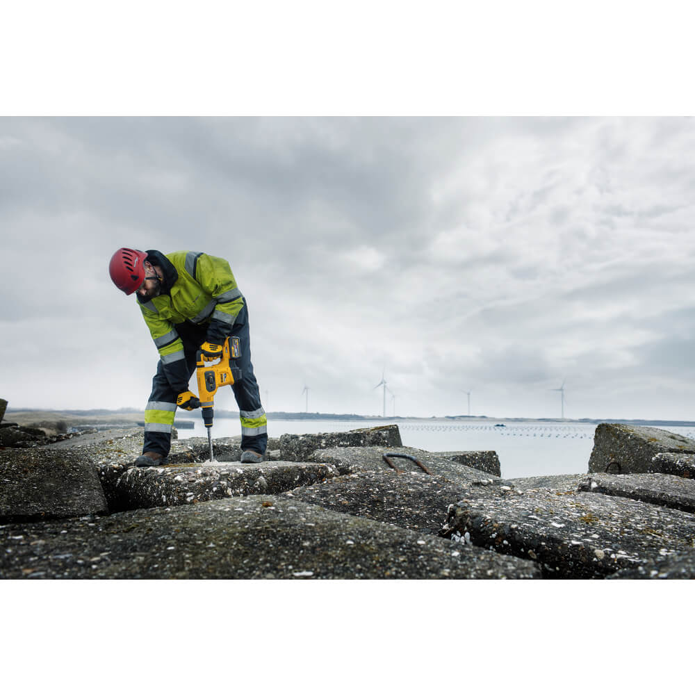 ���������� �������������� ����������� SDS MAX DeWALT DCH481N 