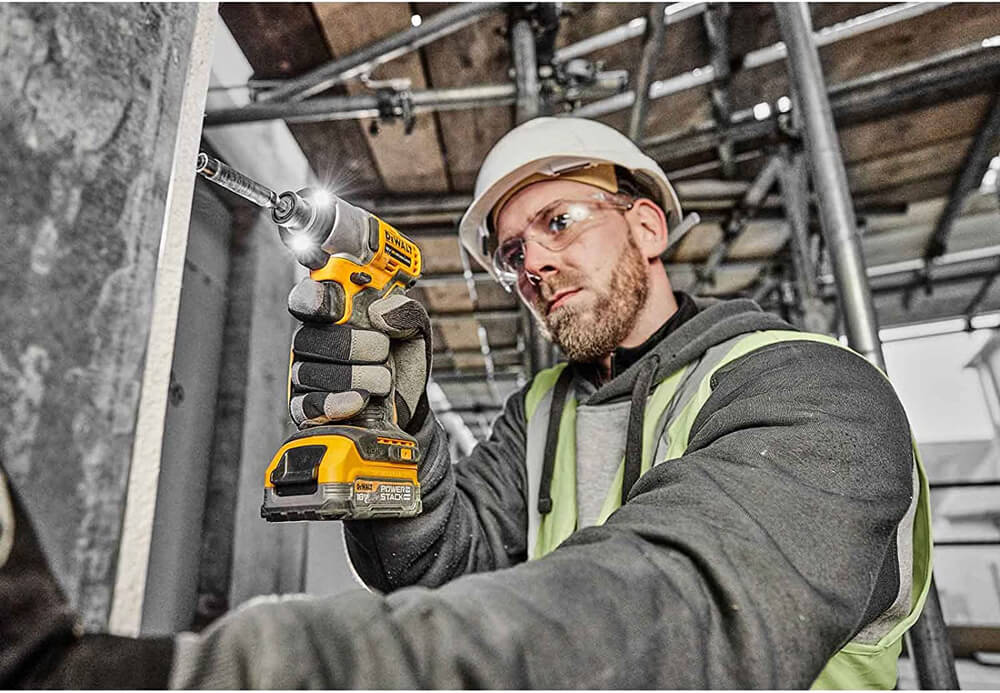 ���������� ������� �������������� ����������� DeWALT DCF840NT 