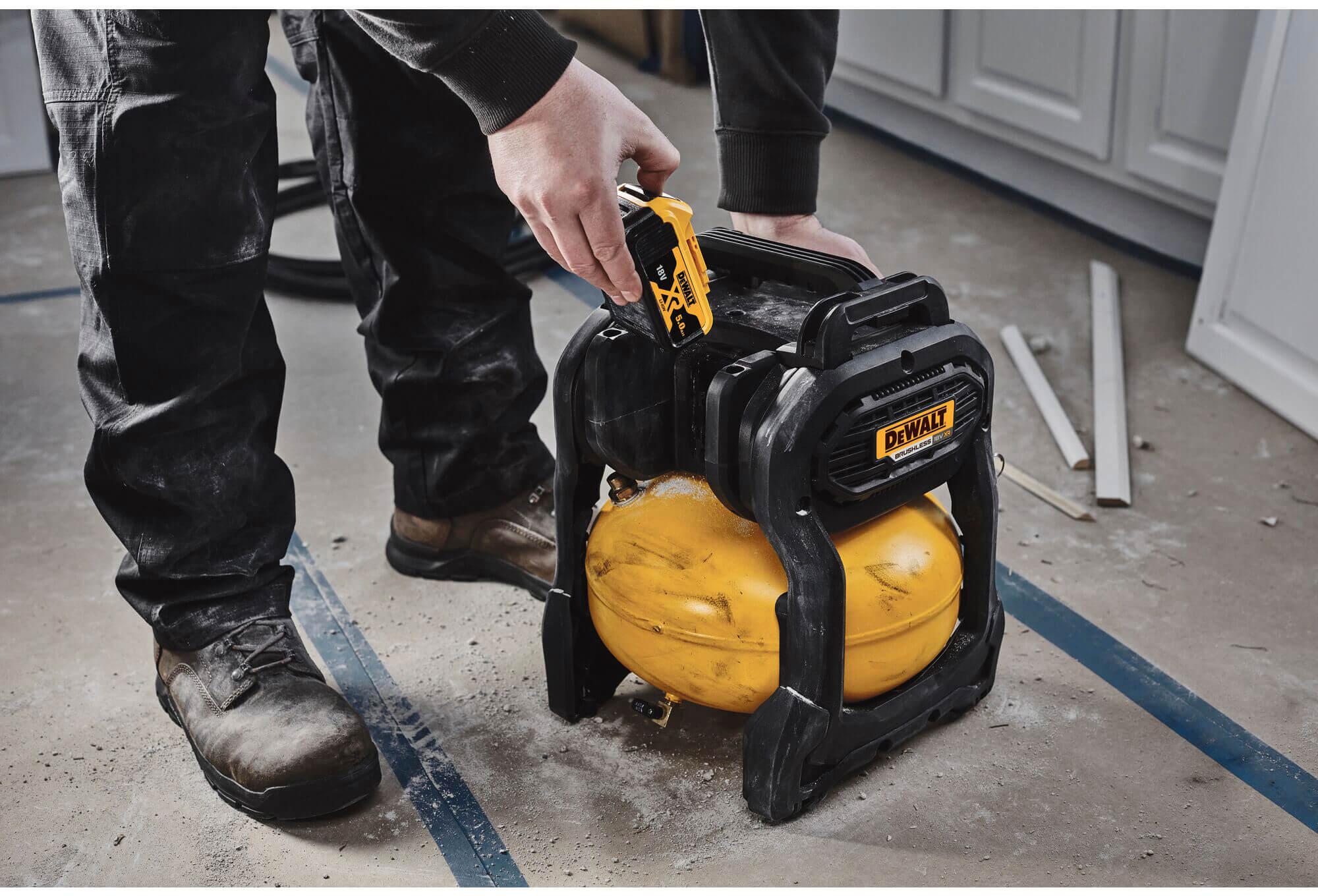���������� ��������� �������������� DeWALT DCC1018N 
