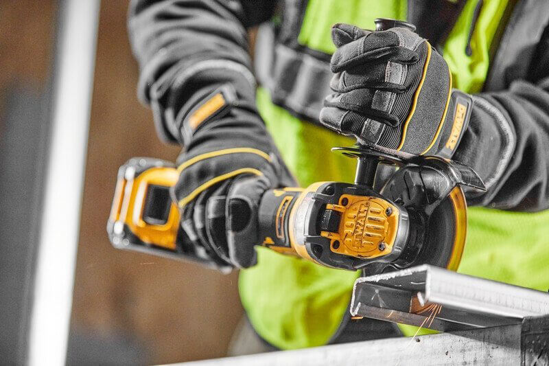 ���������� ������� - �������� �������������� ����������� DeWALT DCG409VSNT 