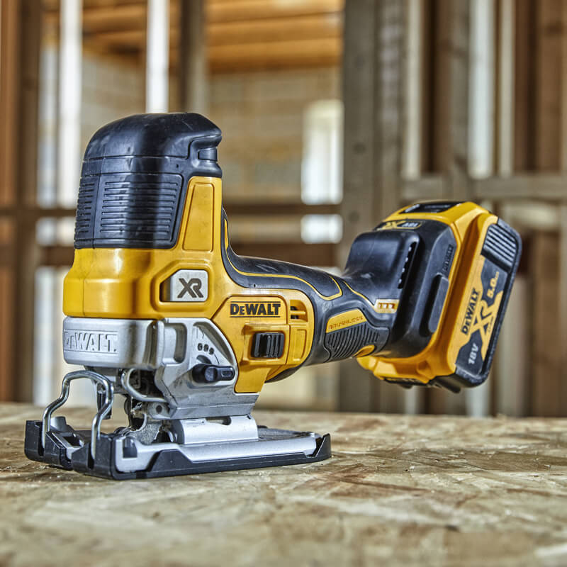 ���� ���������� �������������� ����������� DeWALT DCS335N 