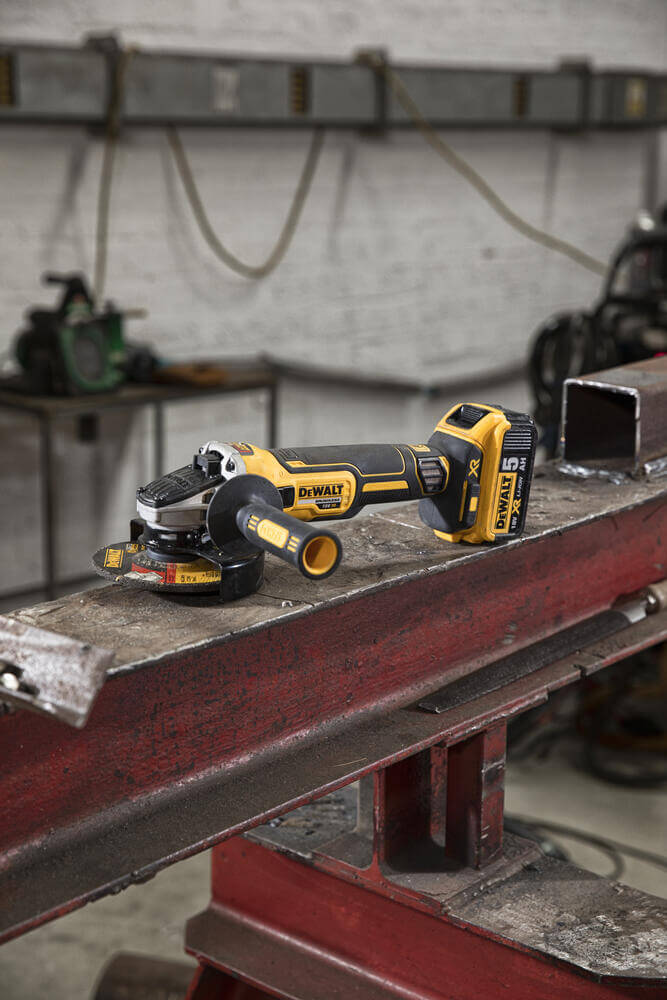 ���������� ������� - �������� �������������� ����������� DeWALT DCG405P3 