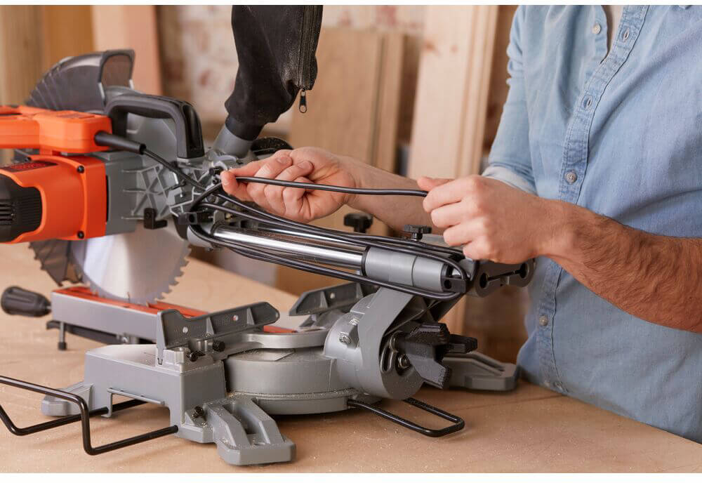 ���� ����������� ������� BLACK+DECKER BES710 