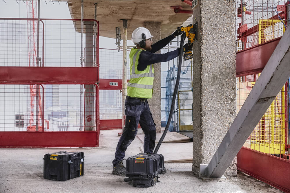 ��������� �������������� ����������� DeWALT DCG200NT 