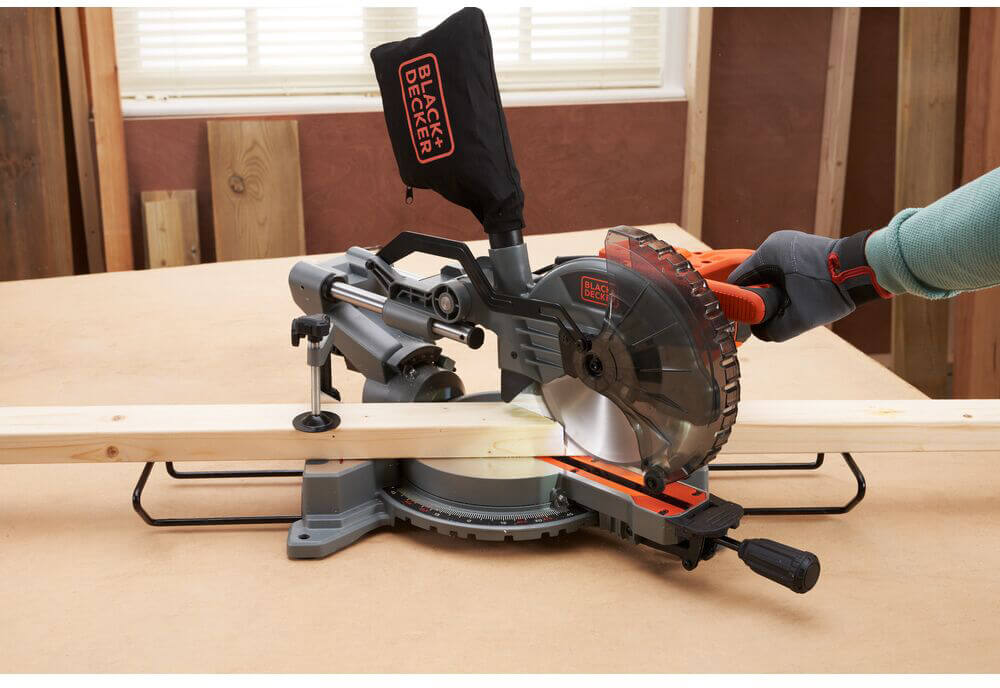 ���� ����������� ������� BLACK+DECKER BES701 