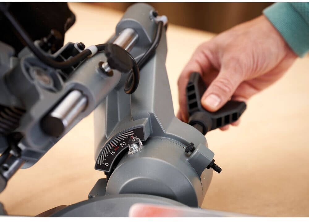 ���� ����������� ������� BLACK+DECKER BES701 