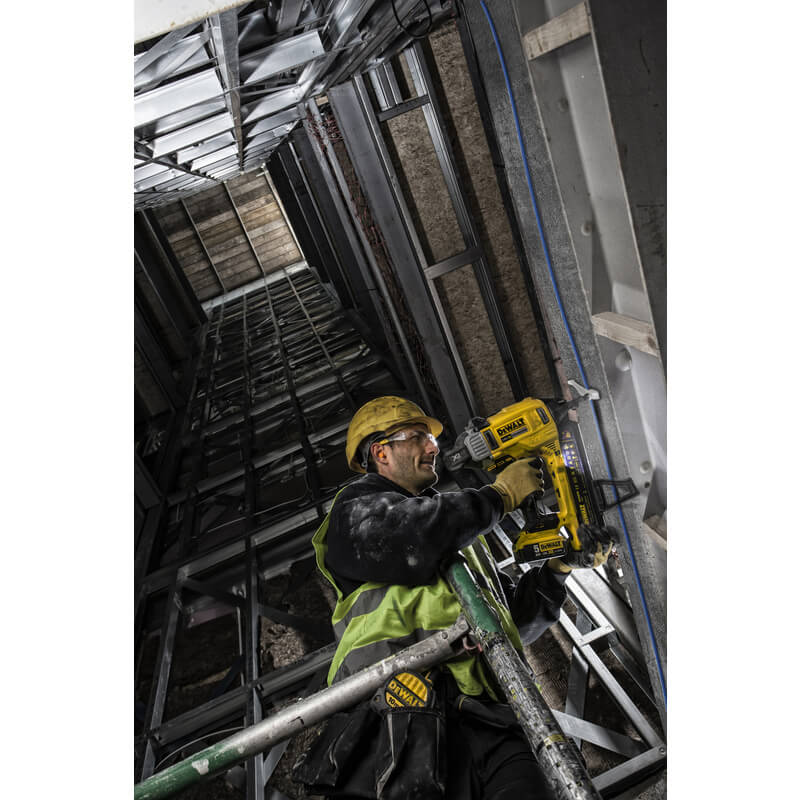 �������� �������������� �� ������ �������������� ����������� DeWALT DCN890N 