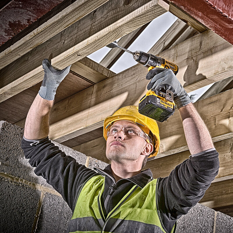 ����� �� ���� ������������ ����������� DeWALT DCK384P2T 